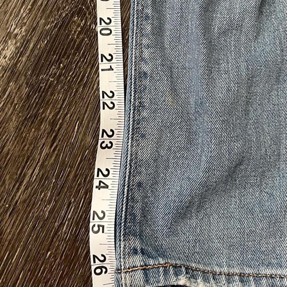 Wide Leg Light Wash Distressed Jeans - Picture 7 of 8